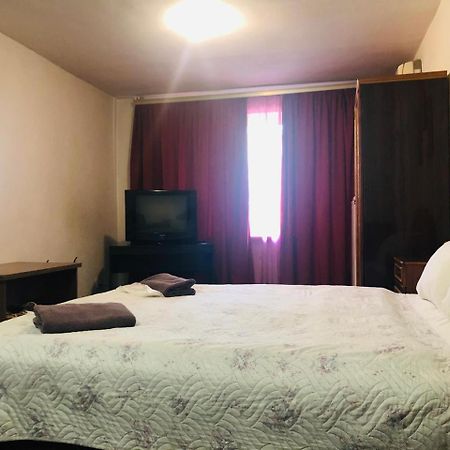Mini Hotel Vesna Днепър Екстериор снимка