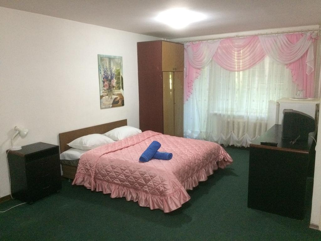 Mini Hotel Vesna Днепър Стая снимка