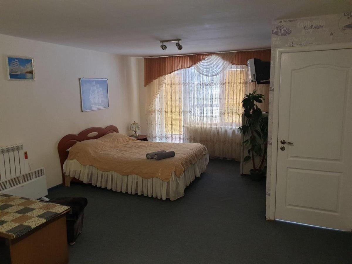 Mini Hotel Vesna Днепър Екстериор снимка