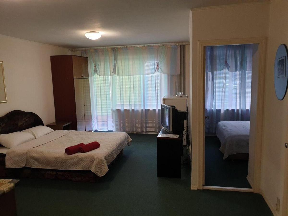 Mini Hotel Vesna Днепър Екстериор снимка